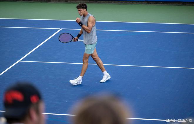 与此同时 与此同时