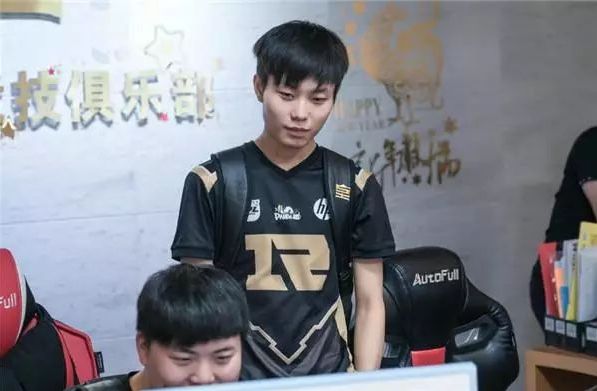 年轻火箭的 年轻火箭的
